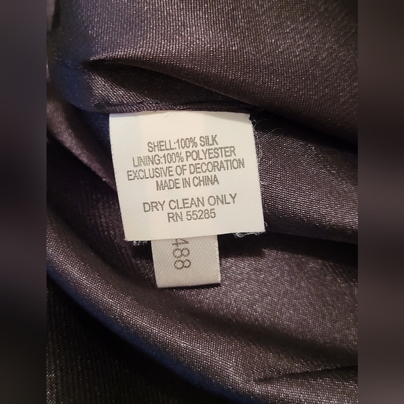 Express black silk tank top w/ black sequin detail - Xsmall - EUC - Picture 4 of 12